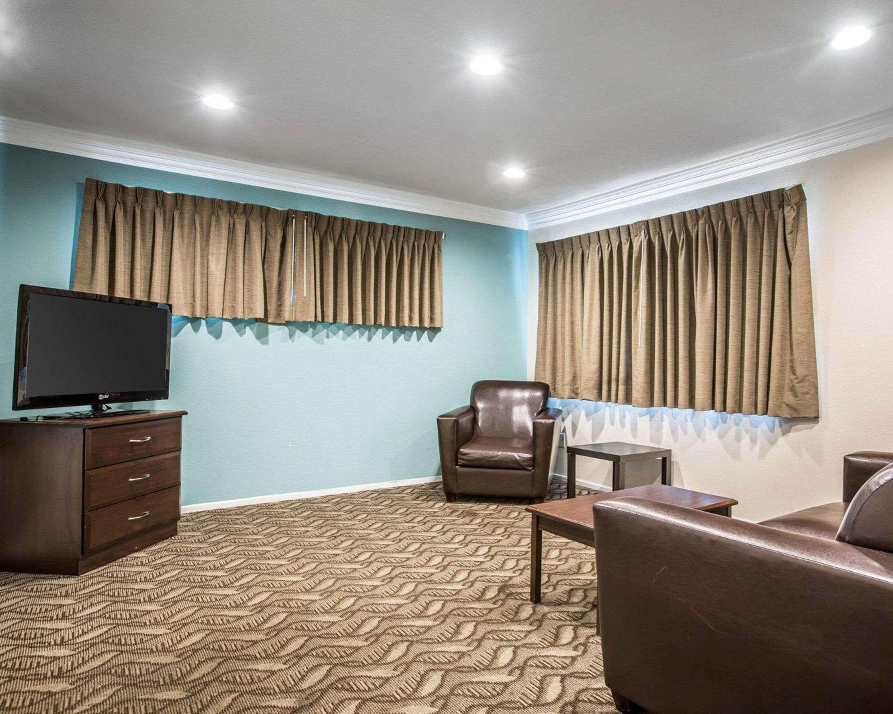 Rodeway Inn & Suites Ίνγκλγουντ Εξωτερικό φωτογραφία