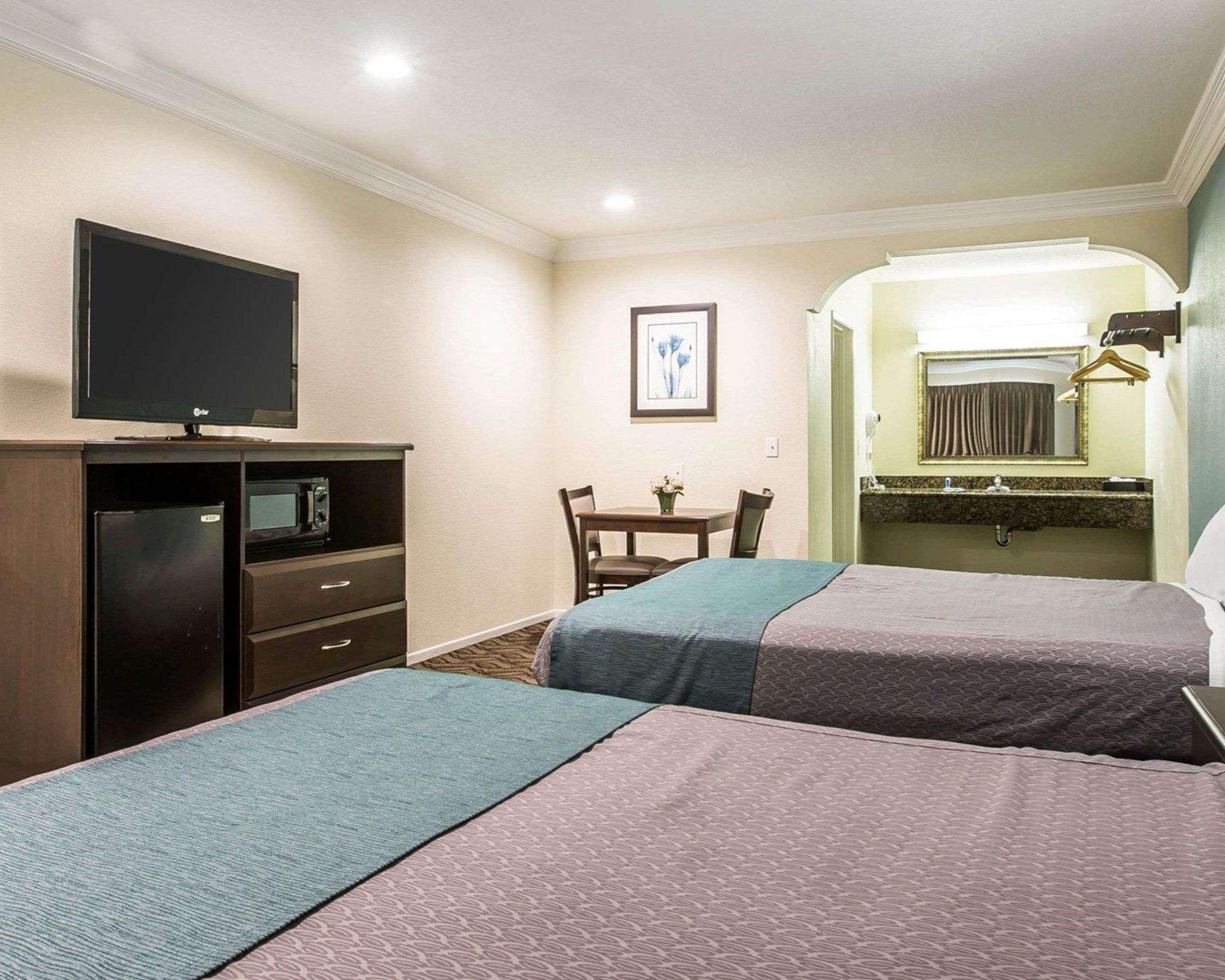 Rodeway Inn & Suites Ίνγκλγουντ Εξωτερικό φωτογραφία