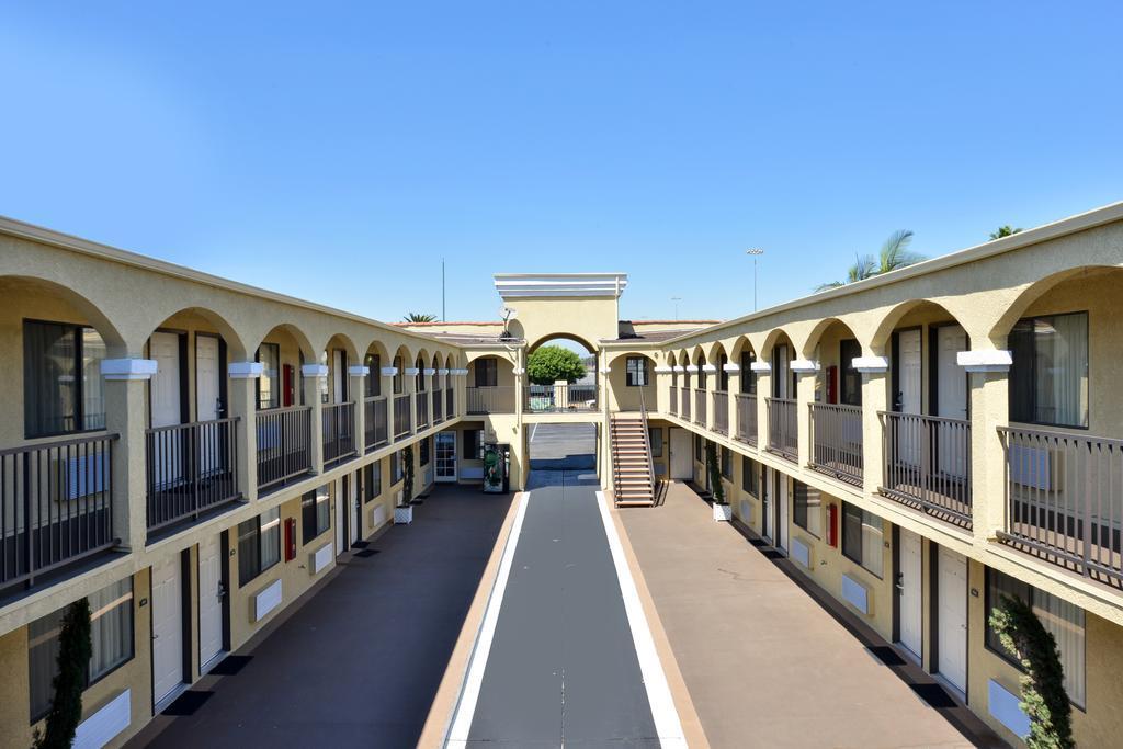 Rodeway Inn & Suites Ίνγκλγουντ Εξωτερικό φωτογραφία