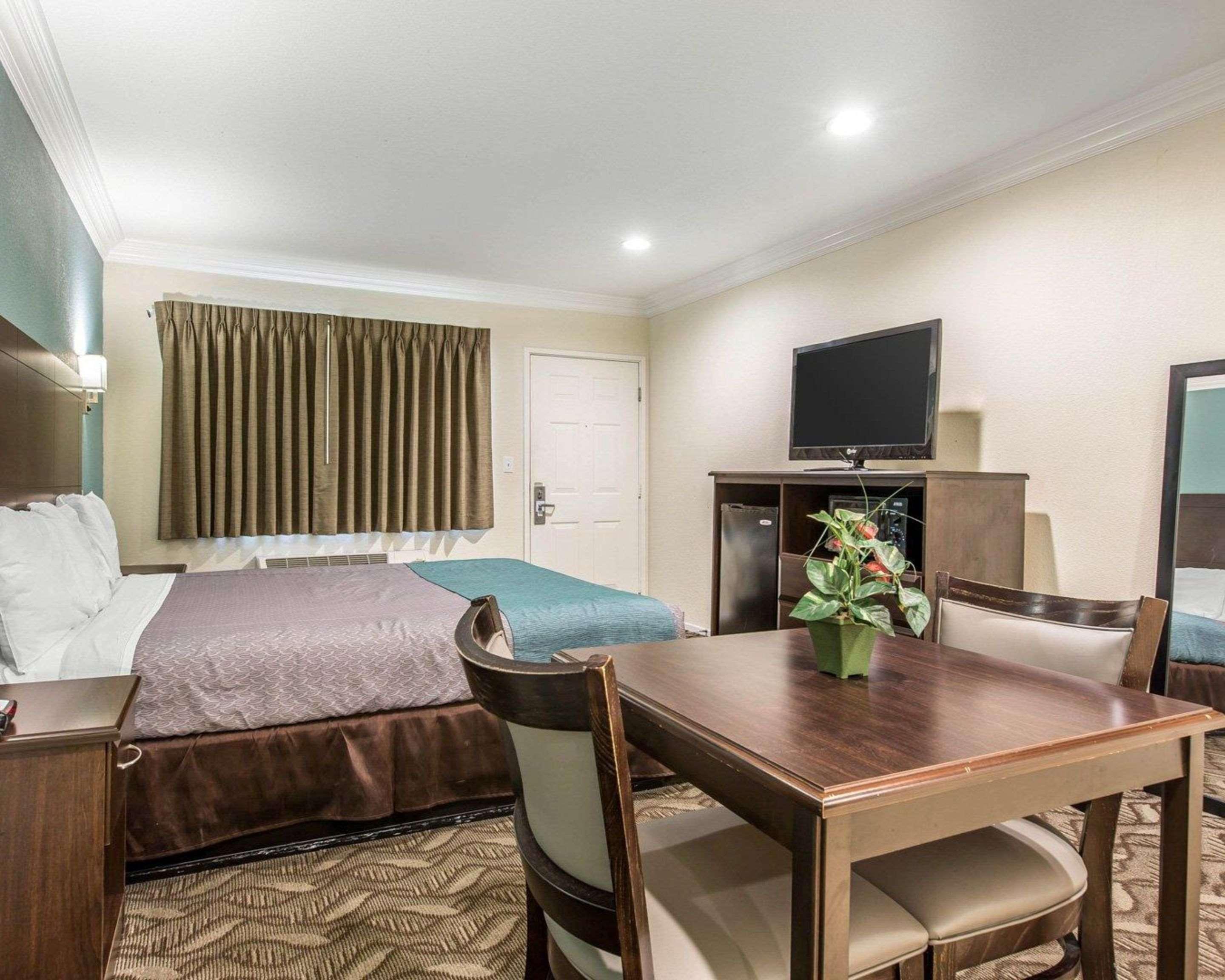 Rodeway Inn & Suites Ίνγκλγουντ Εξωτερικό φωτογραφία